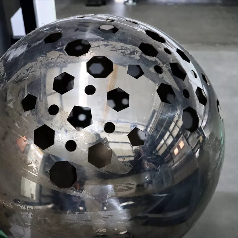 3D femaxlig laserskärmaskin